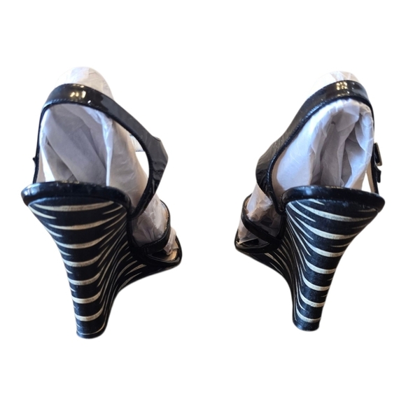 Kate Spade Illie Shiny Black Patent Leather Wedge Sandals 8.5 - Picture 5 of 11